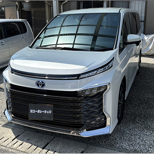 新型ヴォクシーハイブリッド納車しました。
